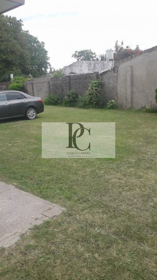 Propiedad con doble unidad funcional en lote amplio - Barrio Santa Rosa de Lima -