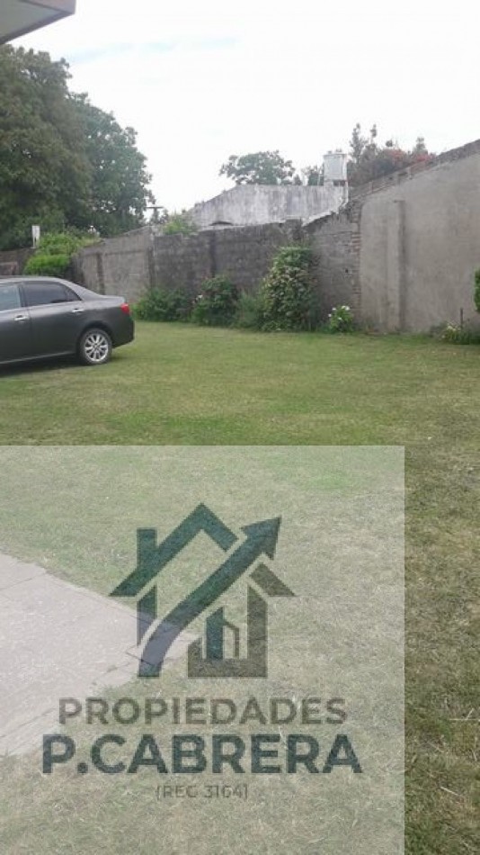 Propiedad con doble unidad funcional en lote amplio - Barrio Santa Rosa de Lima -