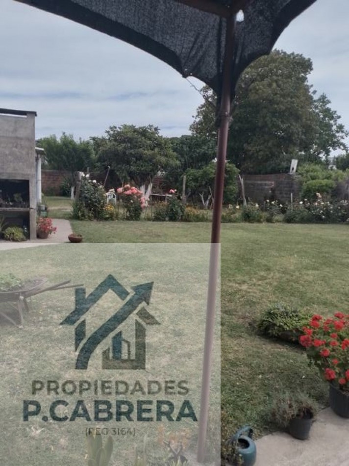 Propiedad con doble unidad funcional en lote amplio - Barrio Santa Rosa de Lima -