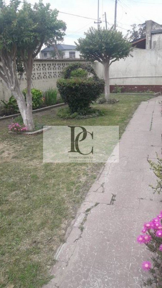 Propiedad con doble unidad funcional en lote amplio - Barrio Santa Rosa de Lima -